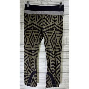 Lululemon Athletica Run Inspire Crop II Chevron Shuffle Fatigue‎ Green Size 6